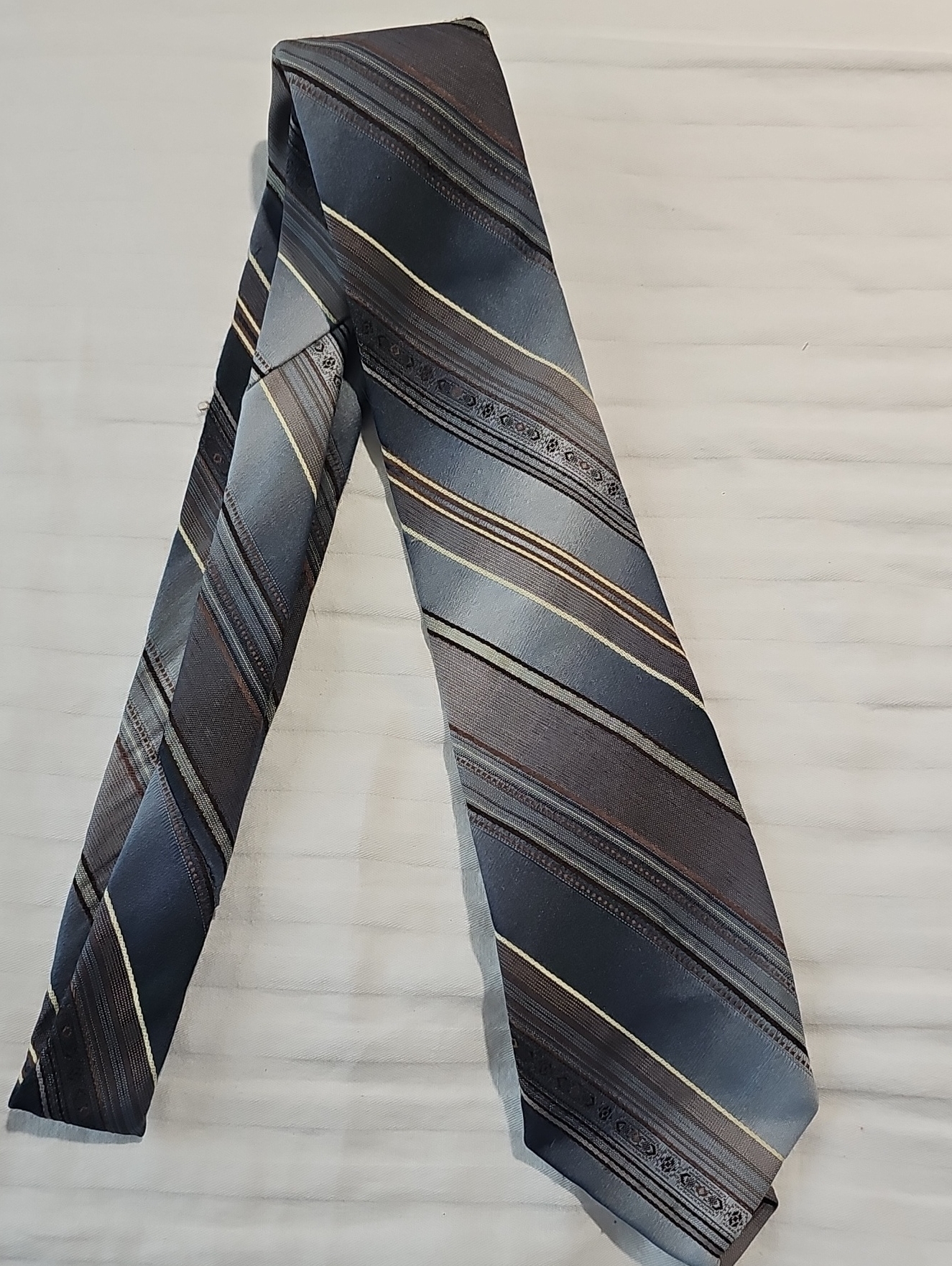 Design Classic Mens Striped Necktie